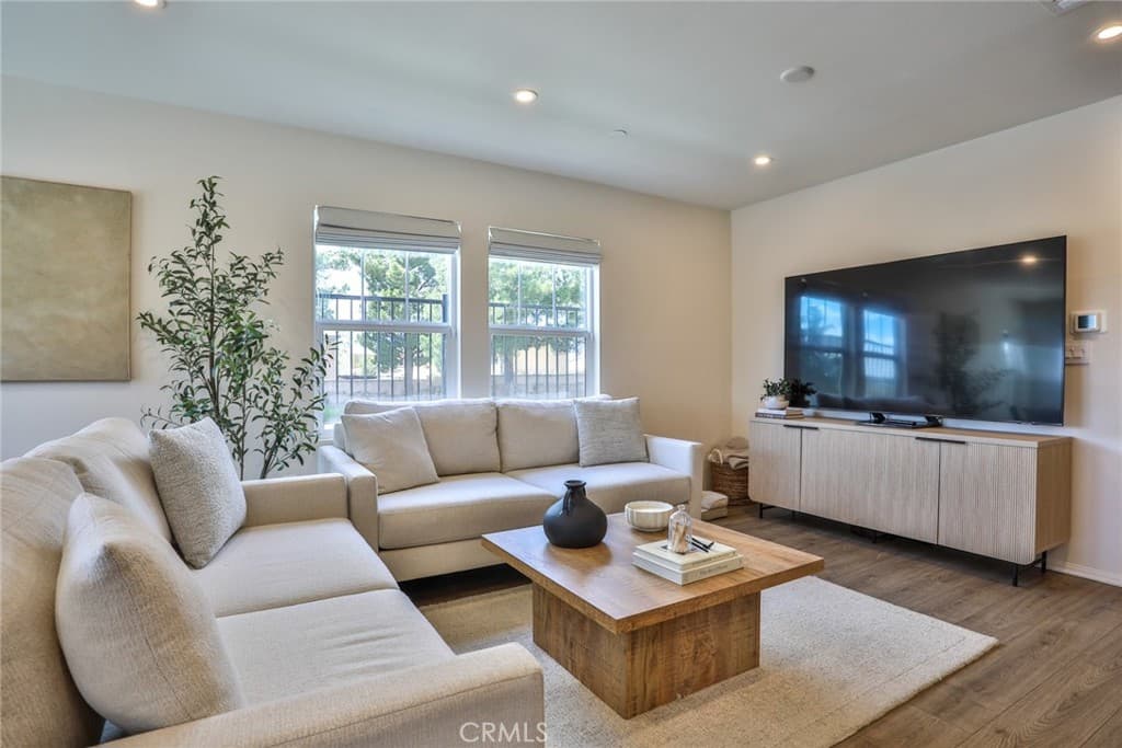 6392 Sierra Vista 5