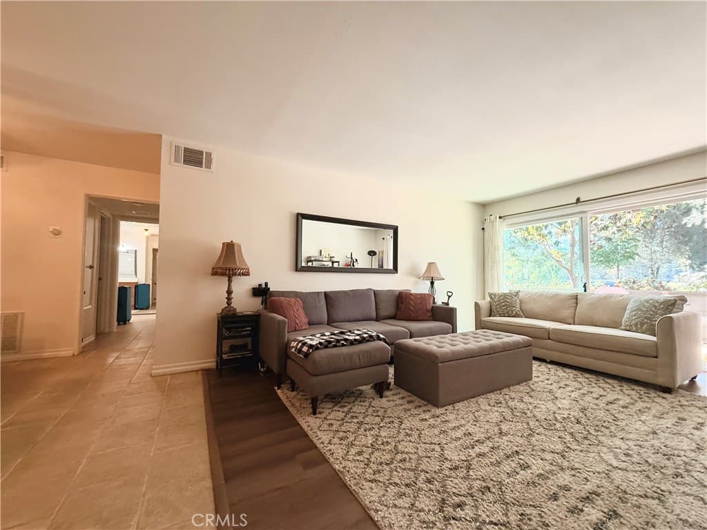 24525 Trevino U1
