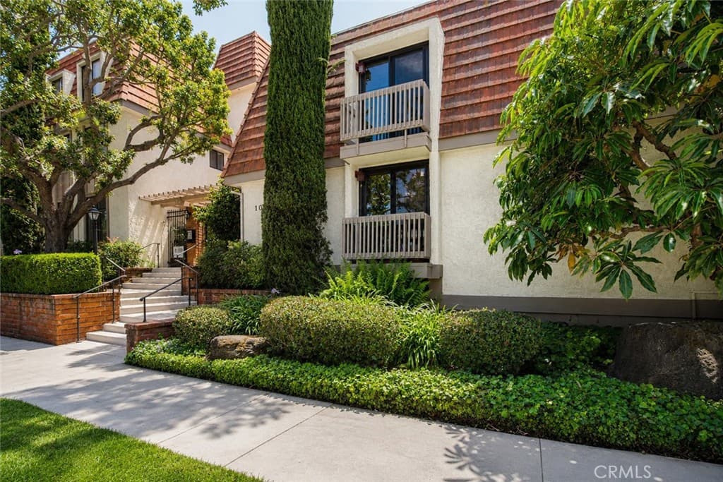 10470 Riverside 102
