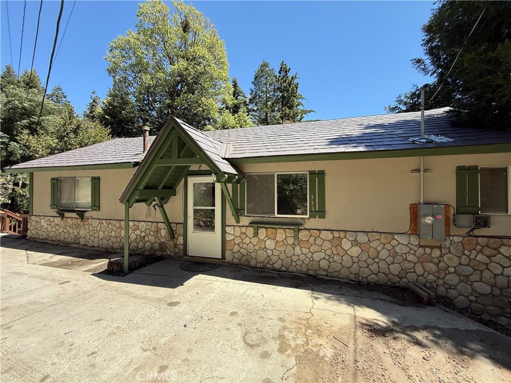 333 La Casita Dr