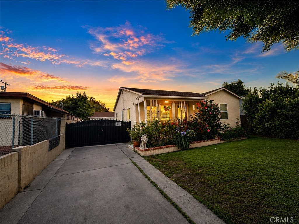 2714 E Harrison