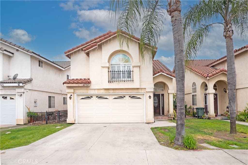 4754 Santa Ana
