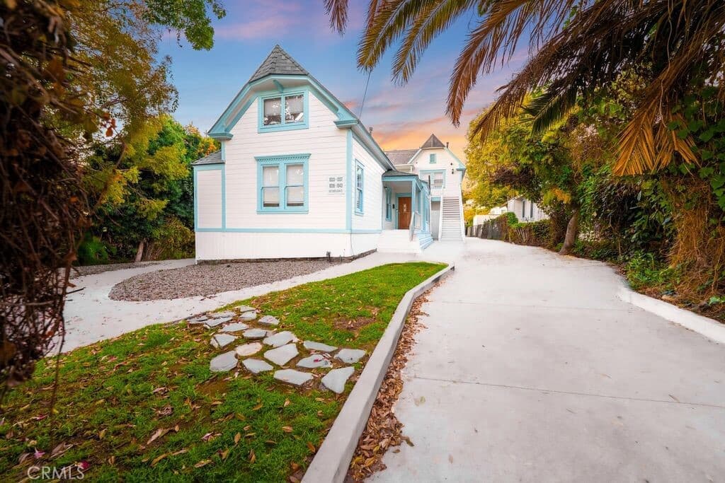 1033 E Santa Clara Street