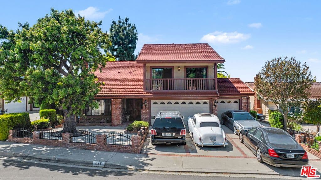 627 Mount Street