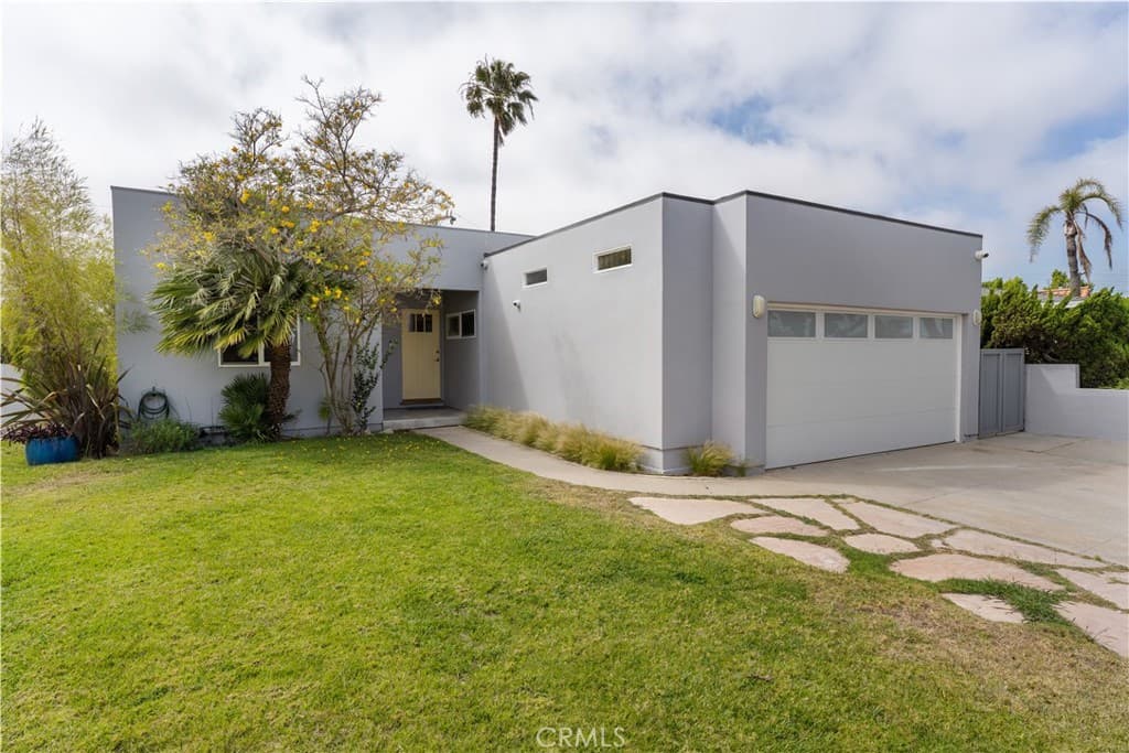 929 Lomita