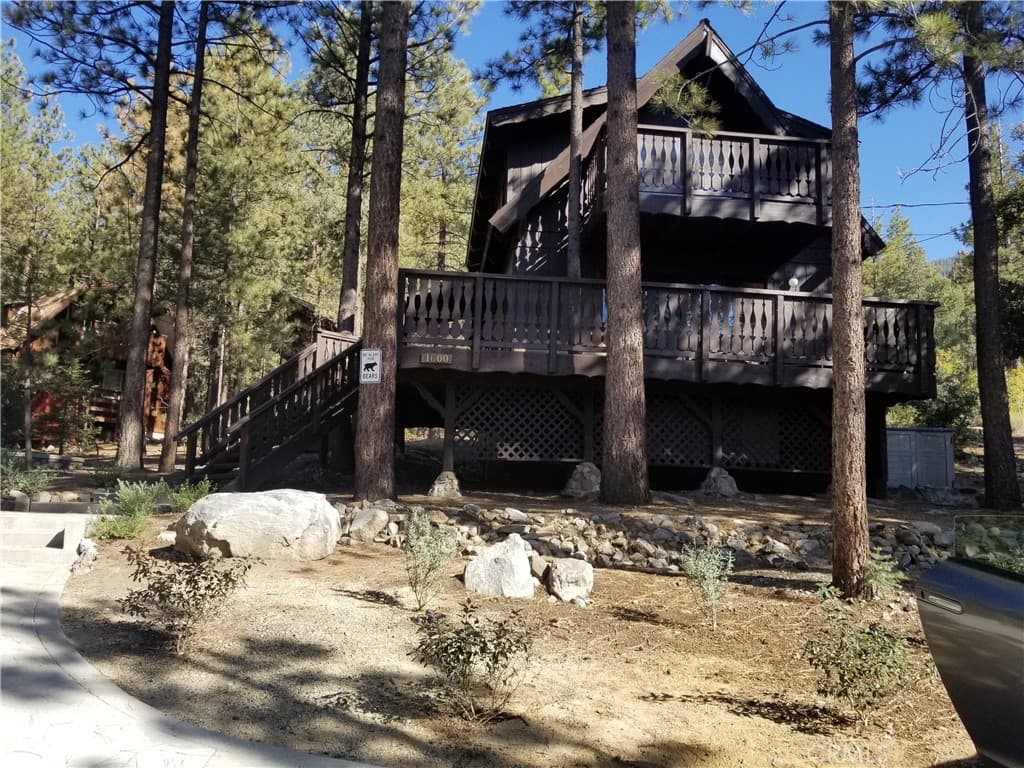 1600 Woodland