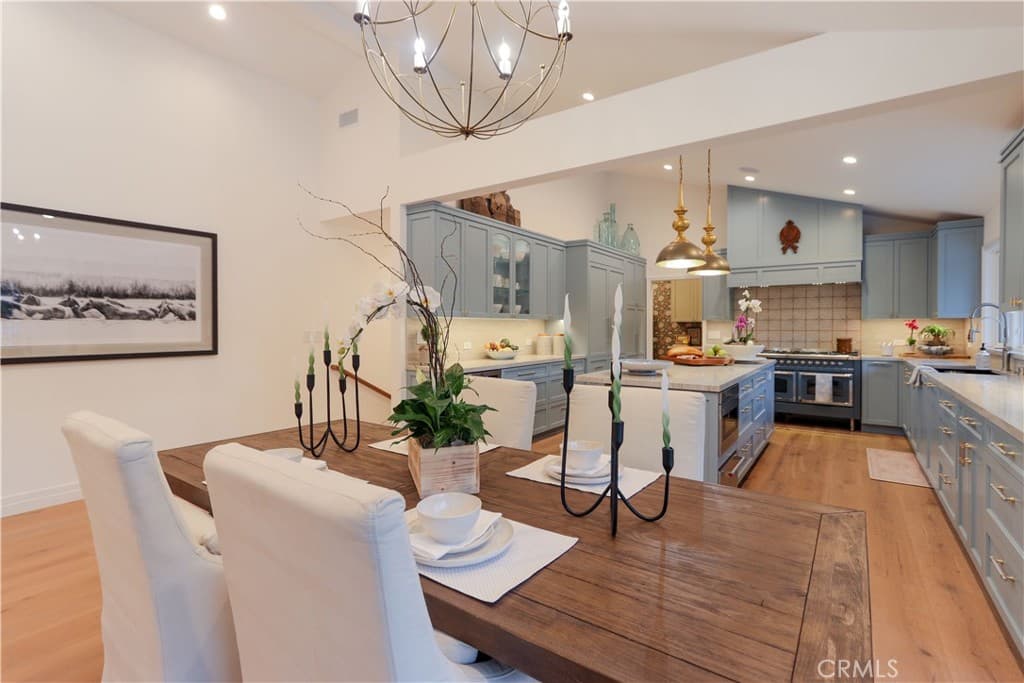 2533 Palos Verdes Drive North