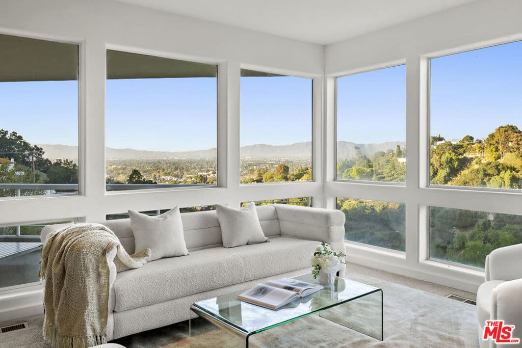 3670 Avenida Del Sol