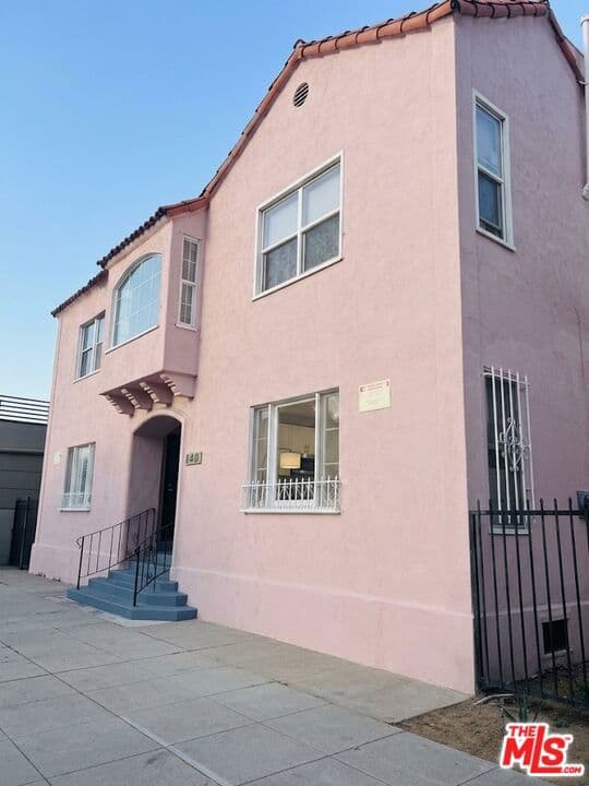140 Lime Avenue 8