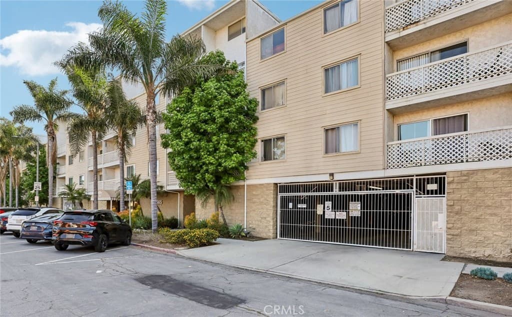 3565 Linden Avenue 165