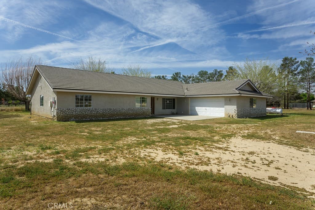 8718 W Avenue D12