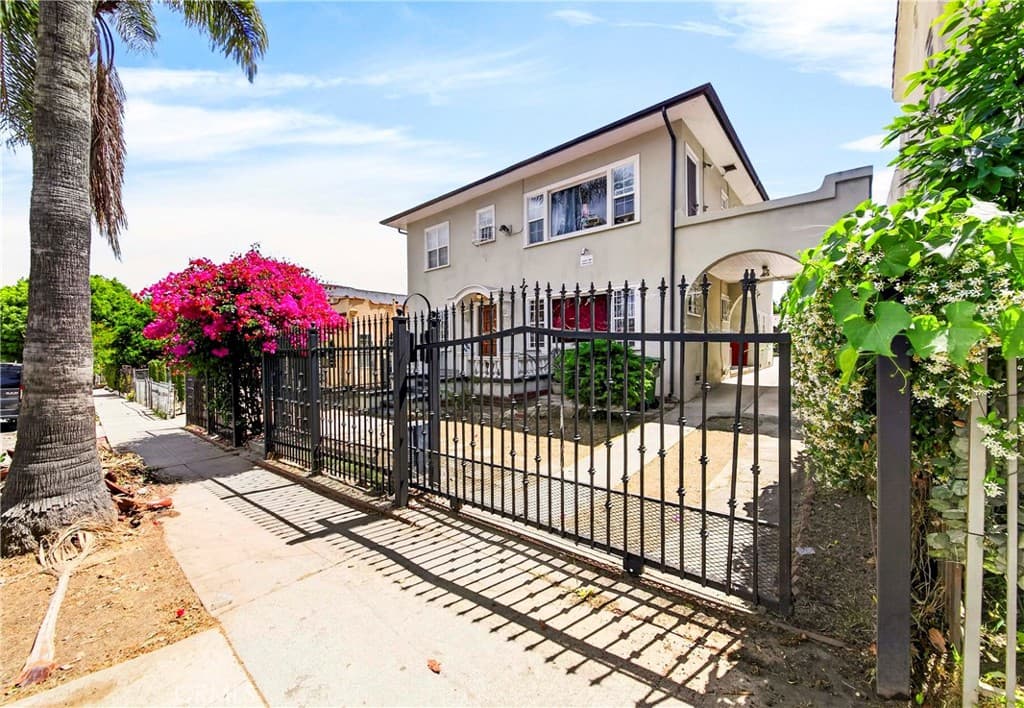 1276 S Plymouth