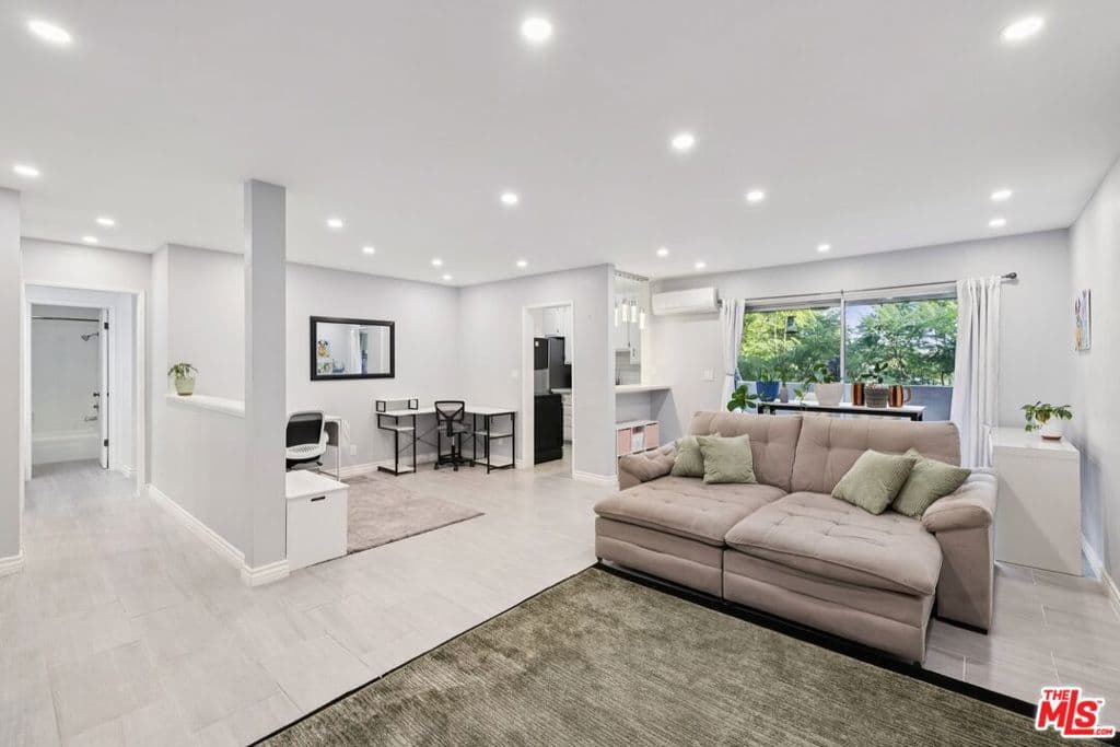 5625 Sumner Way 314
