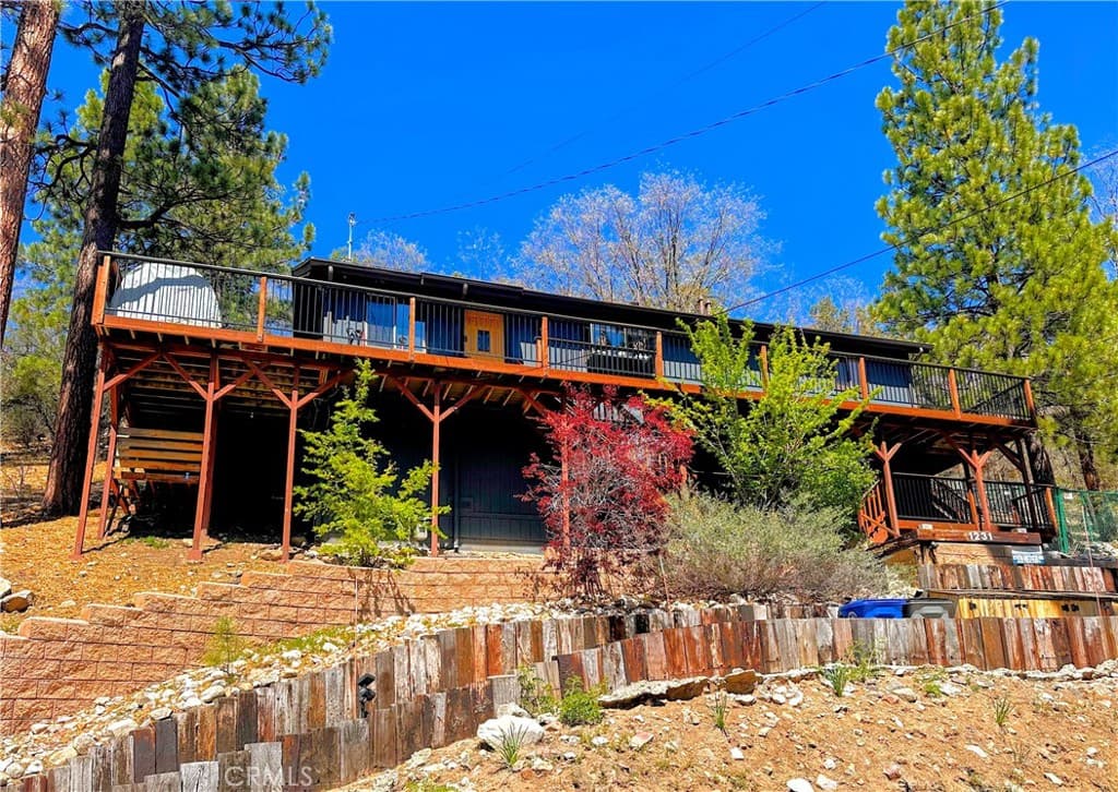 1231 Ridge