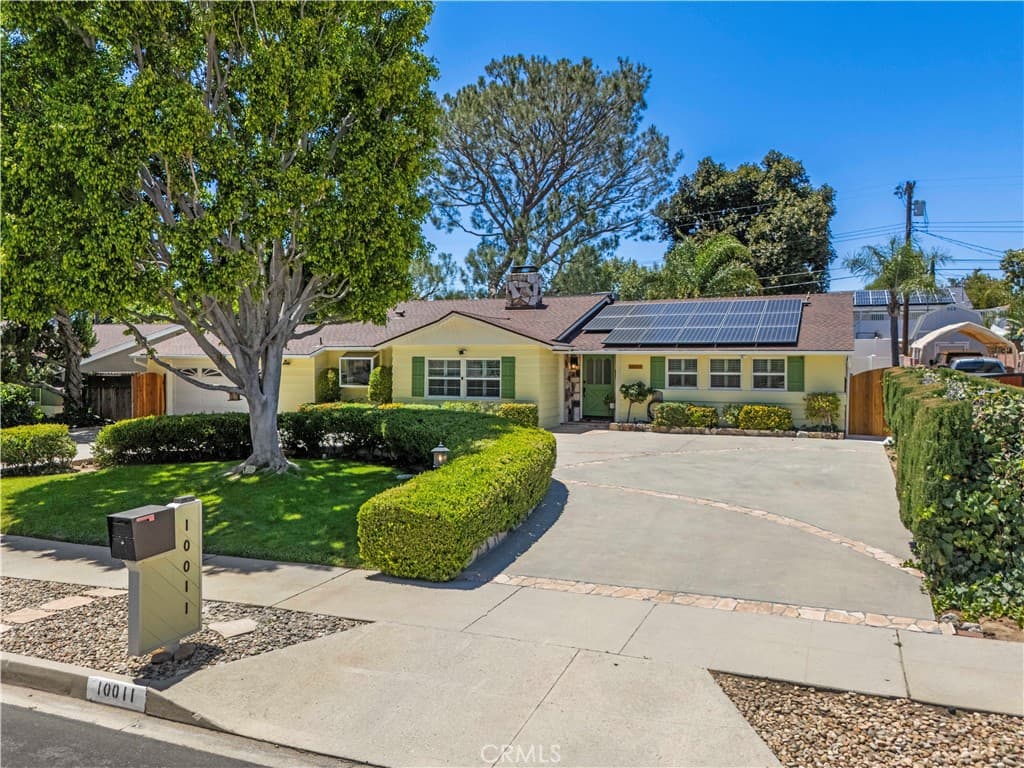 10011 Genesta Avenue
