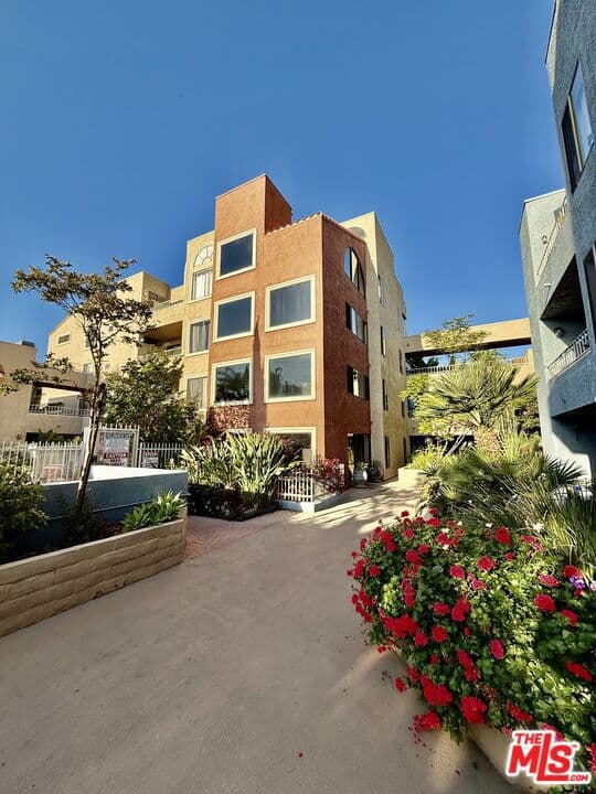 550 Orange Avenue 337