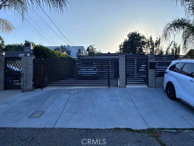 6249 Longridge