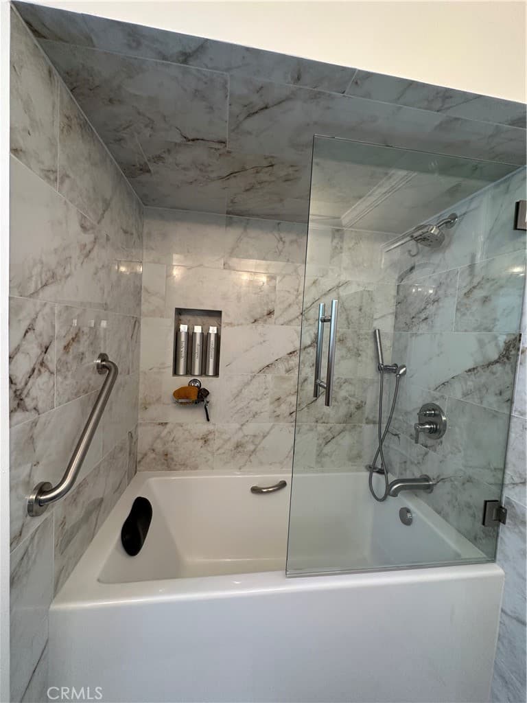 5625 Windsor 108