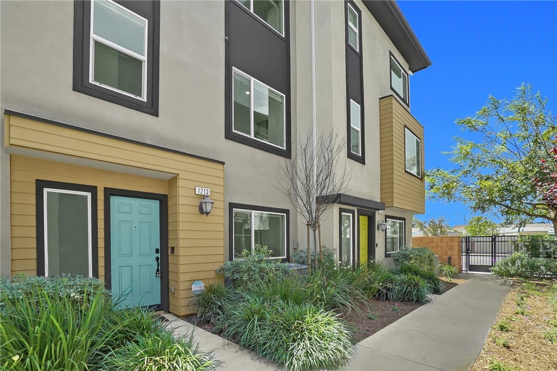 1213 Ironsides Lane
