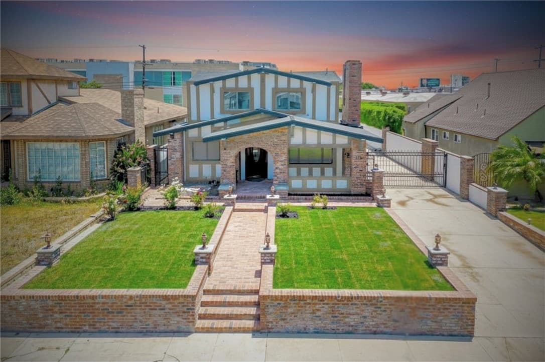 5334 S Victoria