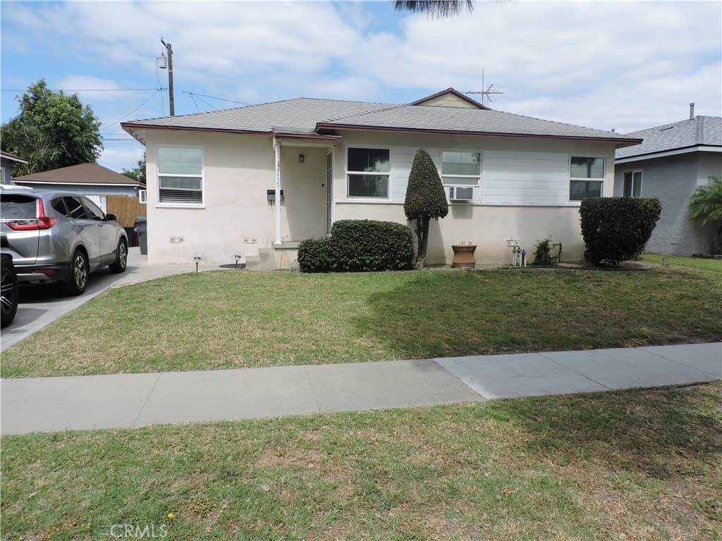 4929 Coldbrook Avenue