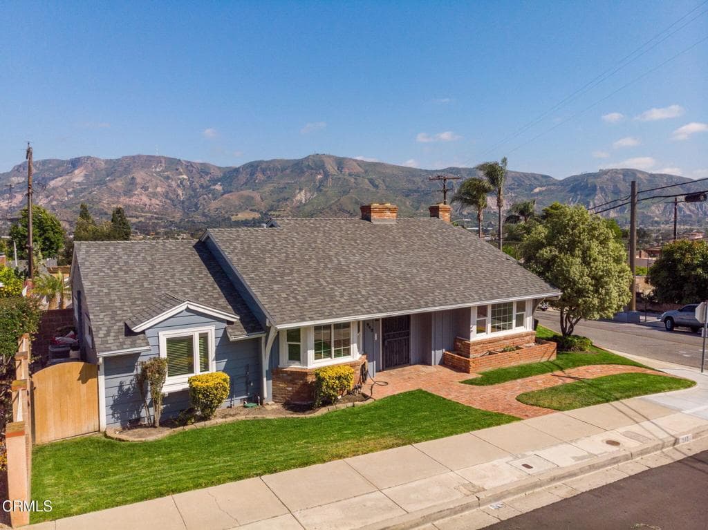 942 Loma Vista Place