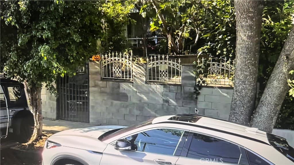 5233 Irvington