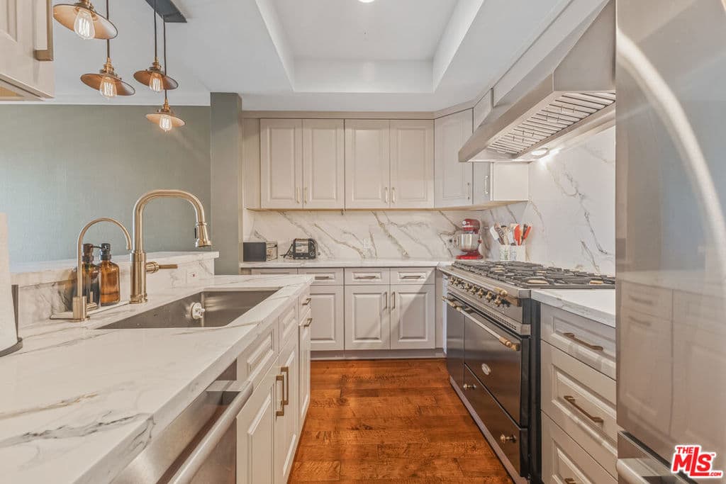 12115 San Vicente Boulevard 303