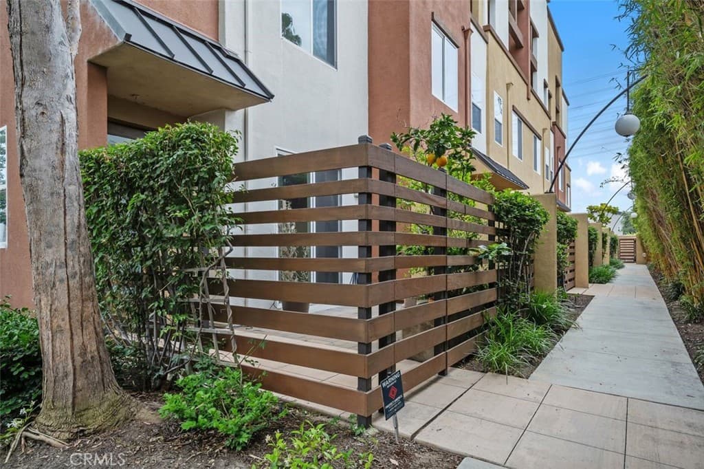 1608 W Artesia Square