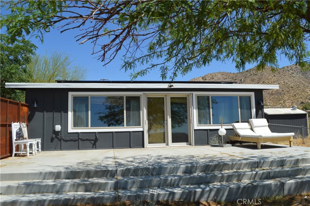 10225 Pinon