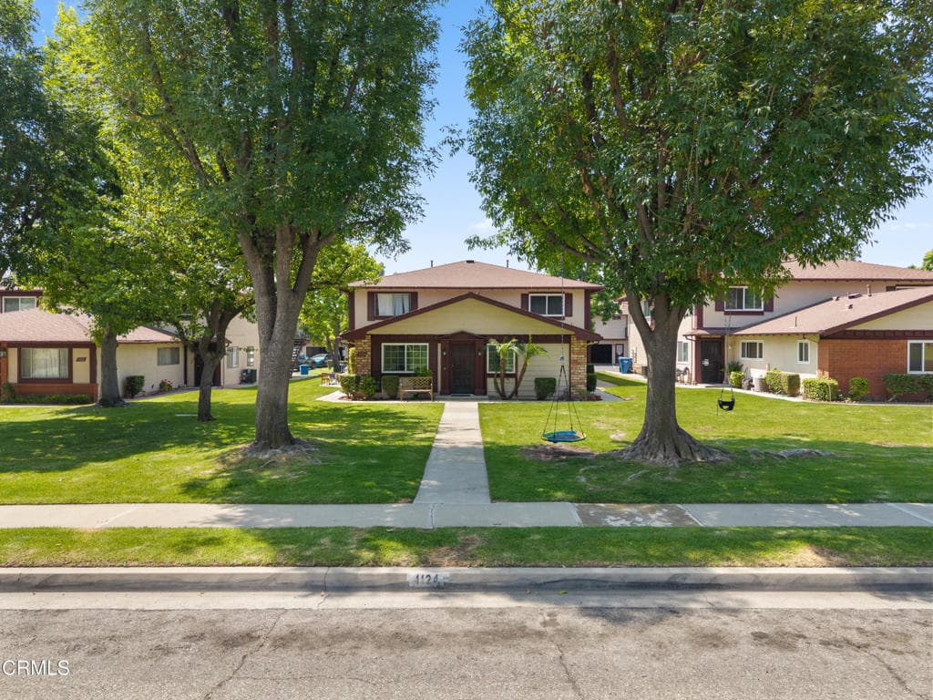 1124 W Calle Del Sol 1