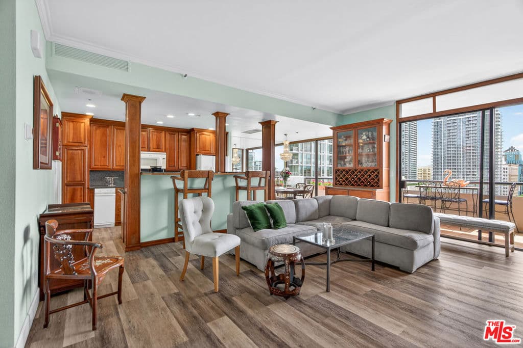 600 W 9th Street 1512