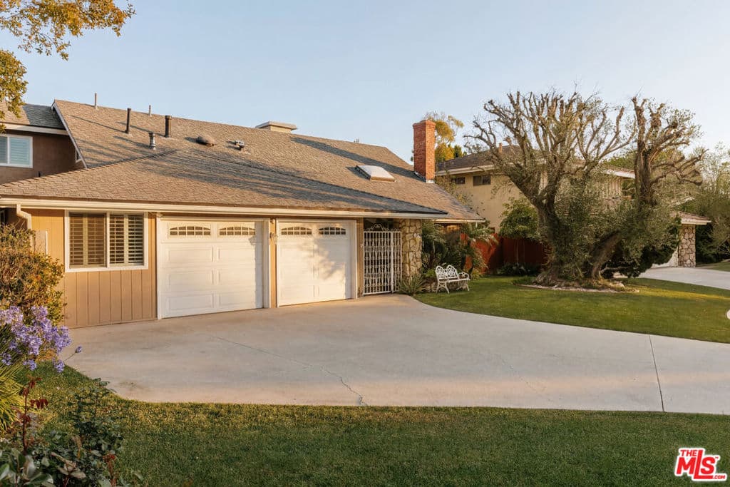 6125 Queenridge Drive