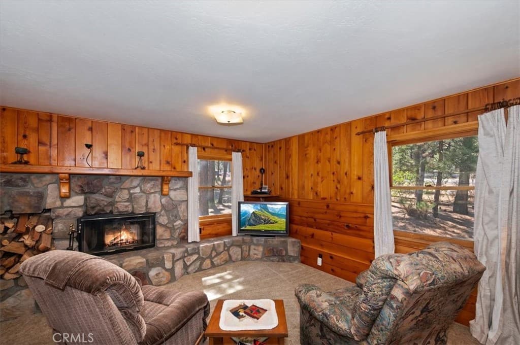 1012 E Country Club