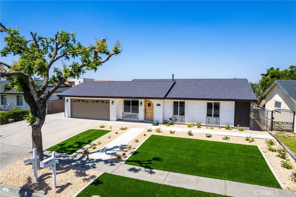 1421 De Anza