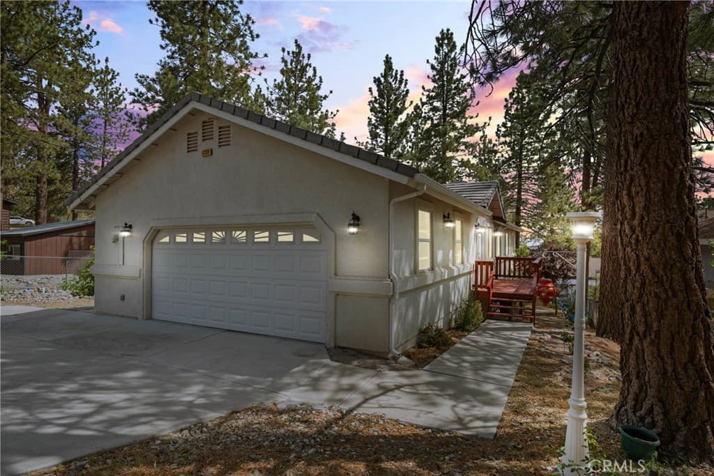 5399 Lone Pine Canyon