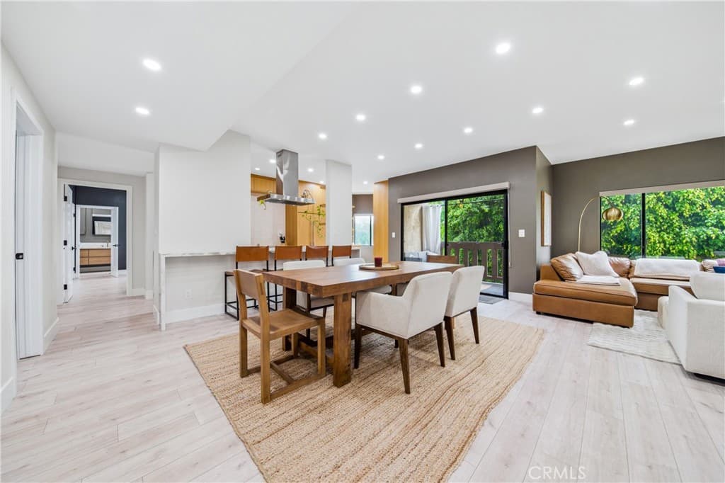 832 Palm Avenue 201