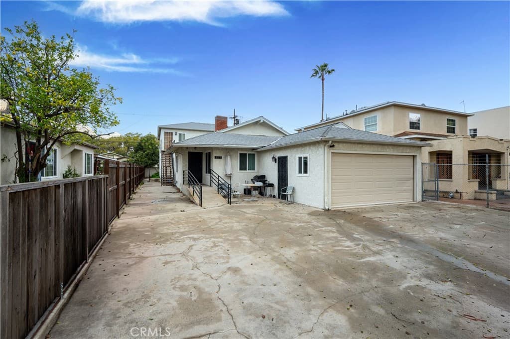 833 W 41st Drive