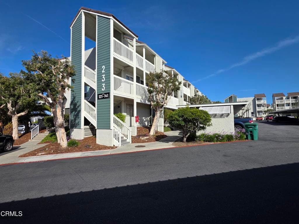 233 S Ventura Road S 123
