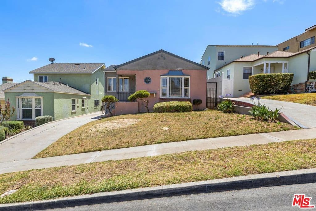 4218 W 58th Place