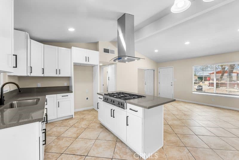 10921 Rome Beauty