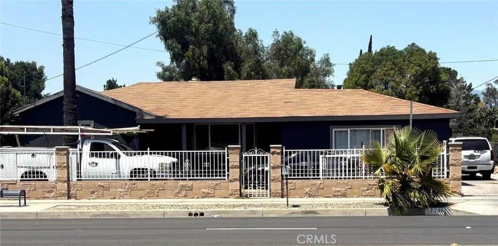 17746 Merrill