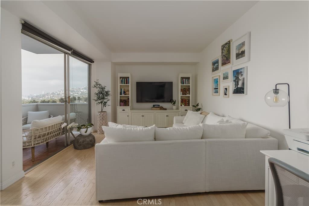 7250 Franklin Avenue 1008
