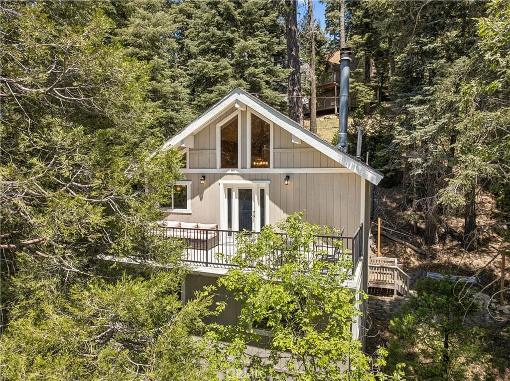 601 Sunderland Court