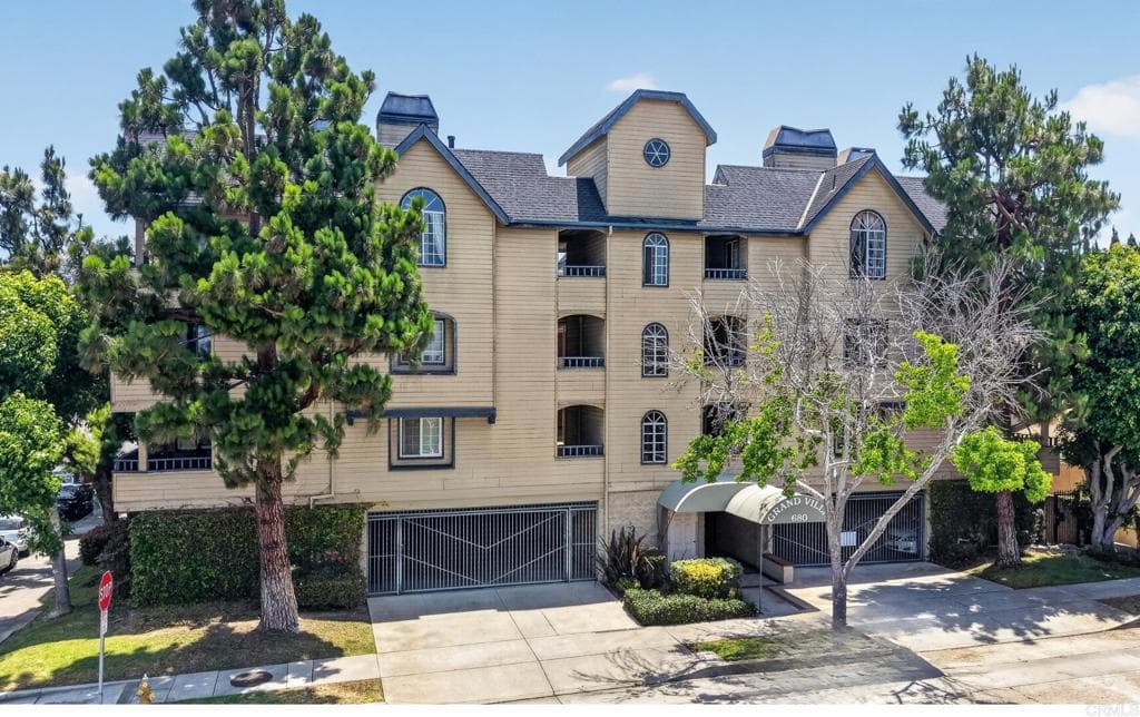 680 Grand Avenue 204