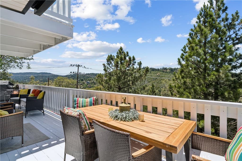 1243 N Grass Valley