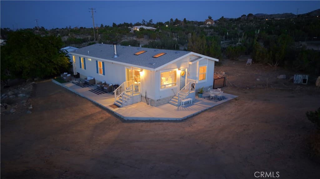 1330 Tamarack