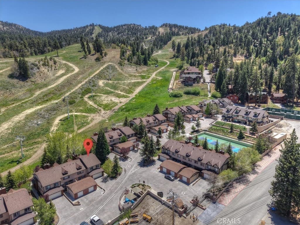 1377 Club View Drive 7