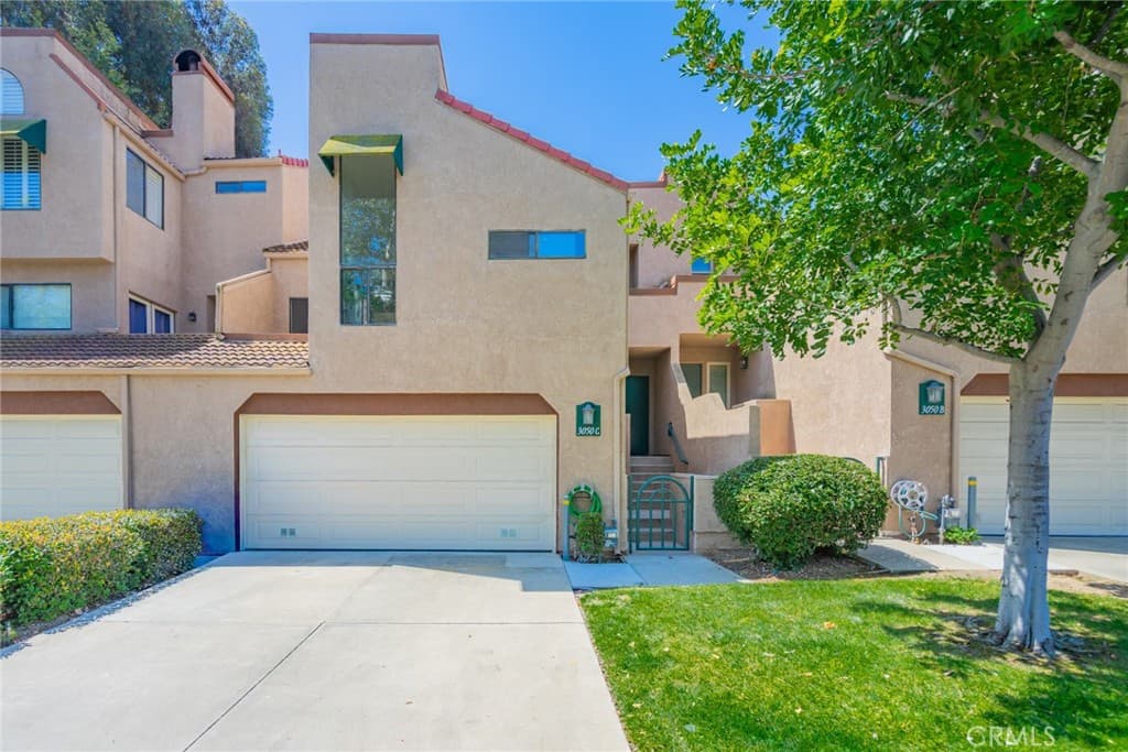 3050 La Paz Ln C