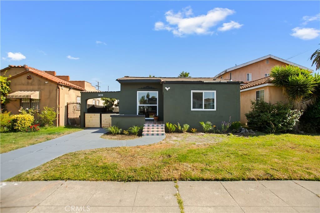 1452 W 61st